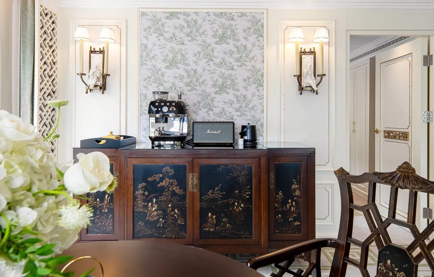 Mandarin Suite Living Room