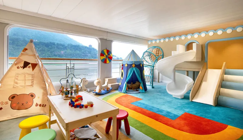 Yangzi Explorer Lobby