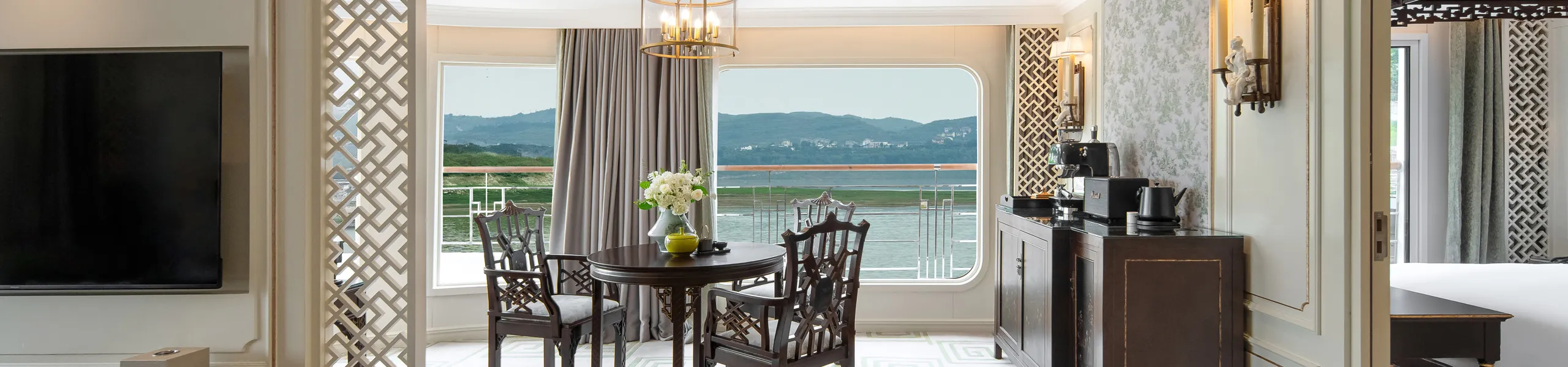 Yangzi Explorer Mandarin Suitess