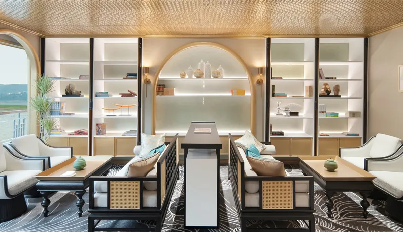 Yangzi Explorer Velvet Lounge